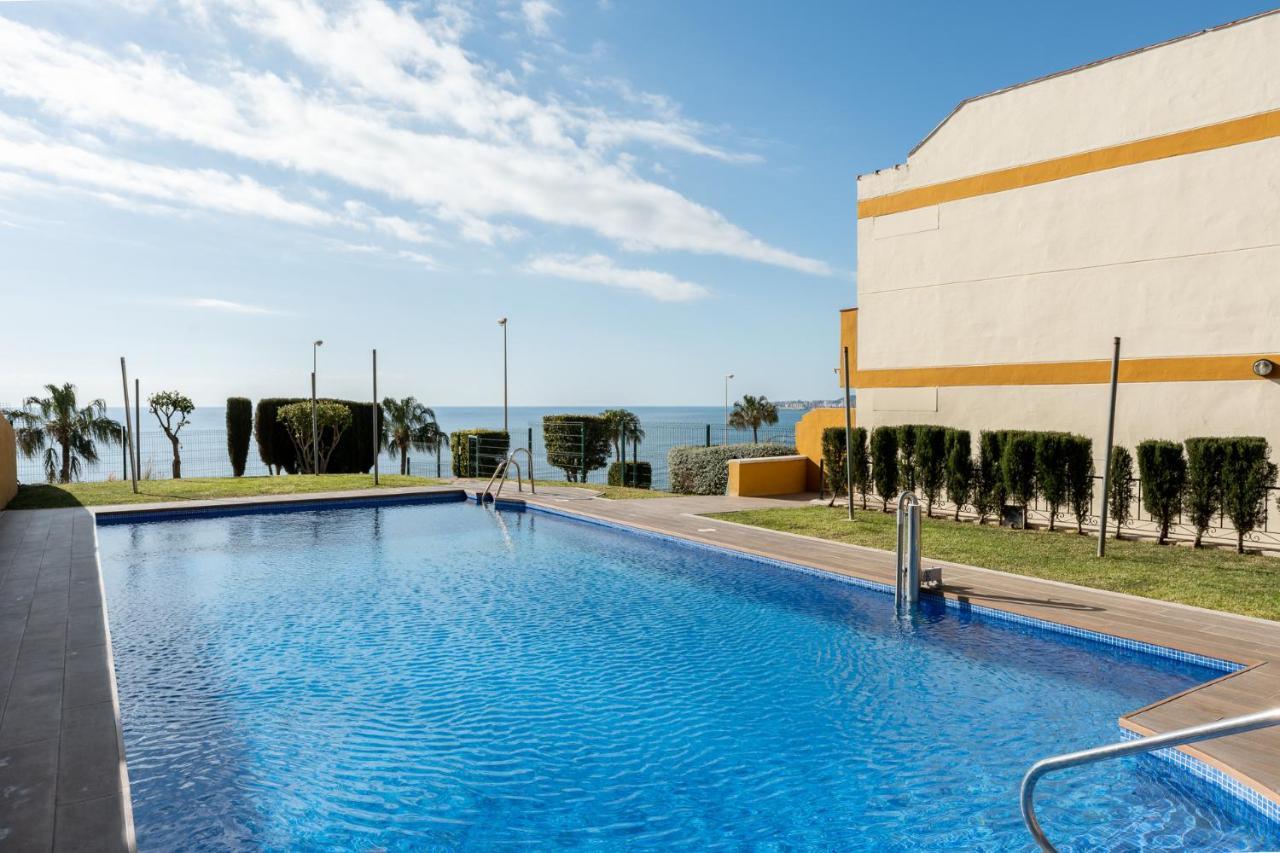 Beachside Retreat With Private Terrace Benalmadena Exterior photo